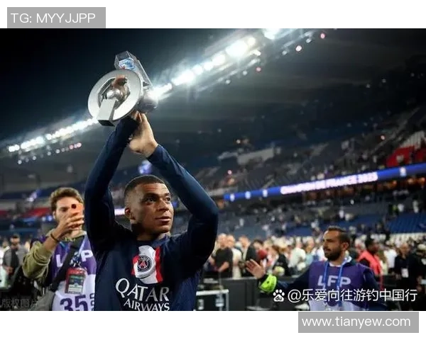 2025年最新足球球星历届排名分析与前十强实力对比