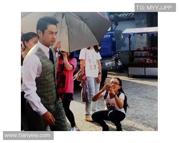 中国明星与足球明星偶遇时的尴尬与精彩瞬间如何化解 中国明星与足球明星偶遇时的尴尬与精彩瞬间如何化解