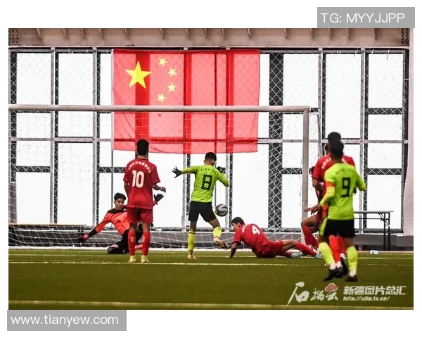 当球星们告别绿茵场时 他们的离开不仅是足球的结束更是时代的象征