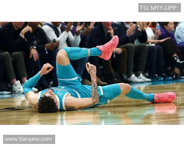 抖音平台上活跃的足球球星们如何影响年轻人追星文化