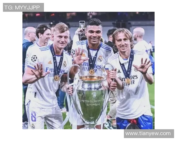 皇家马德里足球队球星风采揭秘 一览众多传奇人物的辉煌历程与贡献